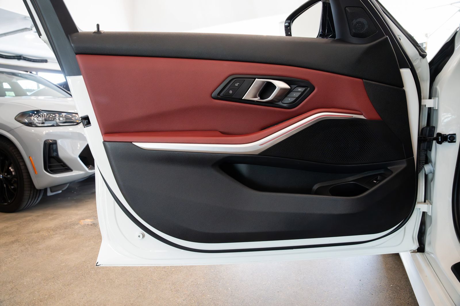 Used 2024 BMW 330i Sedan w/ M Sport Package RWD image 15