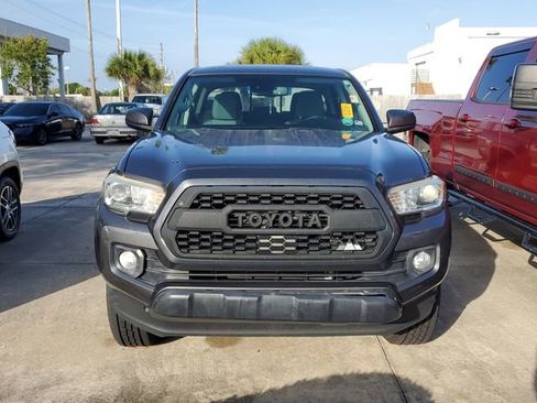 Used 2018 Toyota Tacoma SR5 image 2