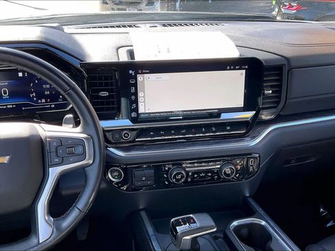 Used 2022 Chevrolet Silverado 1500 LTZ image 6