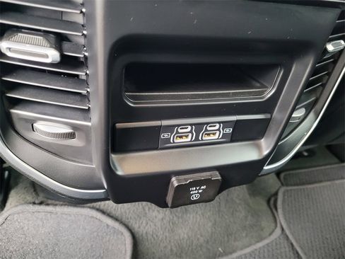 Used 2024 RAM 1500 Laramie image 10
