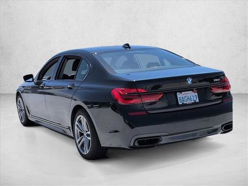 Used 2017 BMW 750i RWD image 8