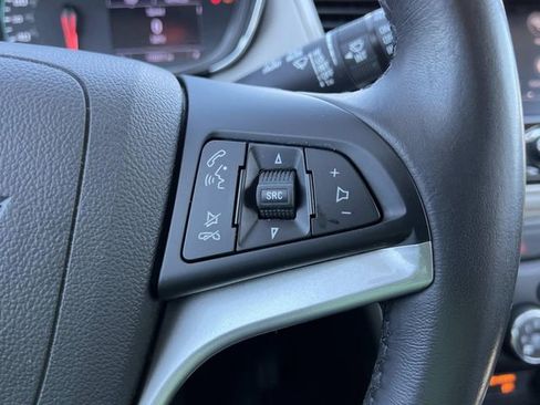 Used 2020 Chevrolet Trax LT w/ LT Convenience Package image 25