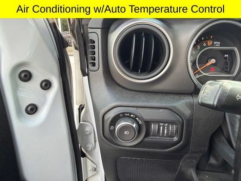 Used 2022 Jeep Wrangler Sport AWD/4WD image 13