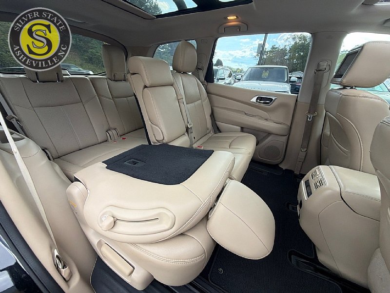 Used 2017 Nissan Pathfinder Platinum w/ Family Entertainment Package AWD/4WD image 21