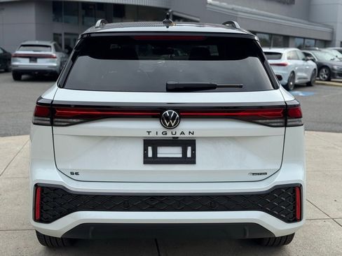 New 2026 Volkswagen Tiguan SE R-Line image 12