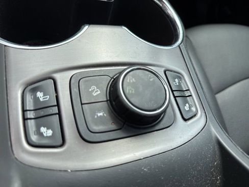 Used 2024 GMC Terrain AT4 w/ Infotainment Package II image 16