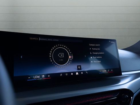 Used 2025 BMW 430i xDrive w/ M Sport Package image 23