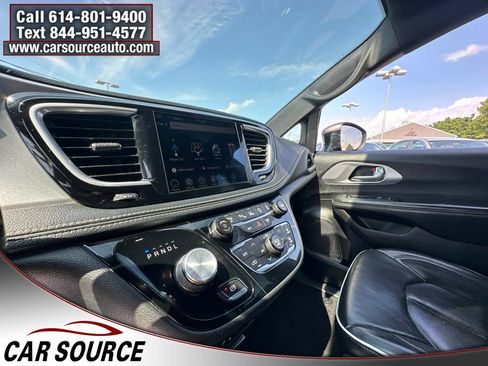 Used 2019 Chrysler Pacifica Limited w/ Advanced Safetytec Group FWD image 15