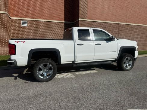 Used 2016 Chevrolet Silverado 1500 Custom w/ Custom Convenience Package AWD/4WD image 15