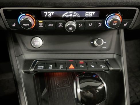 Used 2020 Audi Q3 2.0T Prestige w/ Prestige Package image 19
