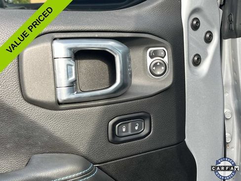 Used 2024 Jeep Wrangler High Altitude AWD/4WD image 27