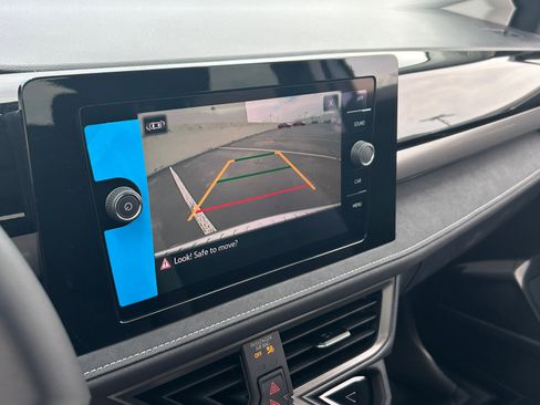 New 2026 Volkswagen Taos SE FWD image 27
