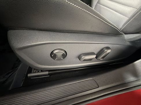 Used 2023 Volkswagen Jetta SE image 14