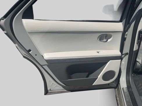 Certified 2022 Hyundai Ioniq 5 Limited AWD/4WD image 10