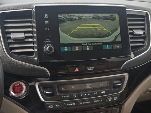 Used 2020 Honda Pilot Touring image 22