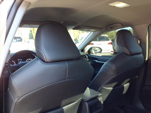 Used 2024 Toyota Camry SE image 17