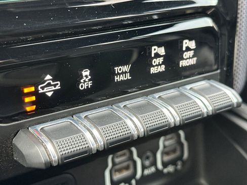 Used 2019 RAM 1500 Limited AWD/4WD image 30