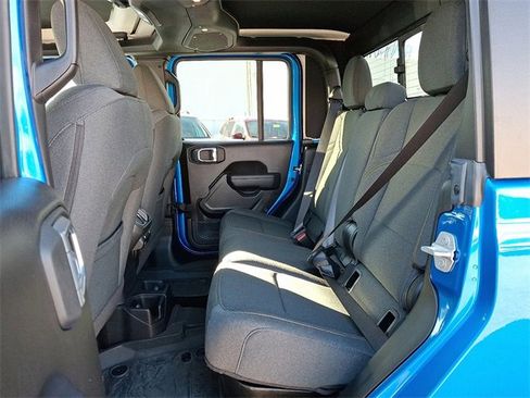 Used 2024 Jeep Gladiator Sport image 10