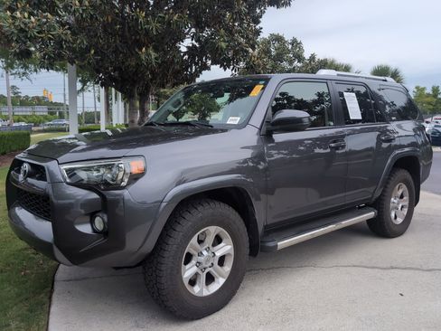Used 2016 Toyota 4Runner SR5 AWD/4WD image 5