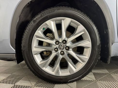 Used 2020 Toyota Highlander Limited image 48