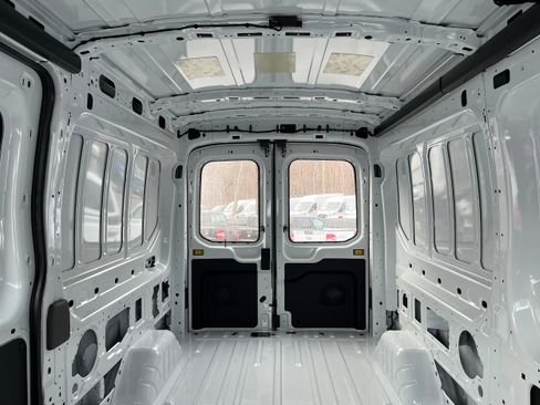 New 2026 Ford Transit 250 148 Medium Roof RWD image 15