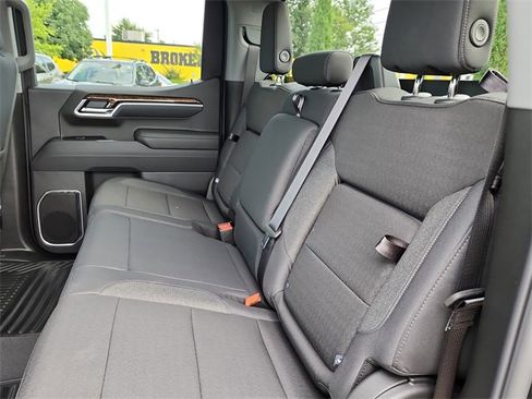 New 2026 GMC Sierra 1500 Elevation image 17