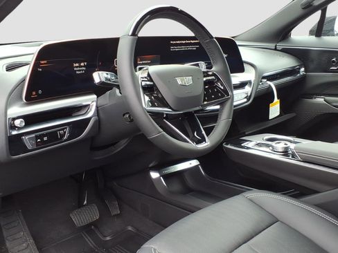 New 2026 Cadillac Lyriq Sport image 11