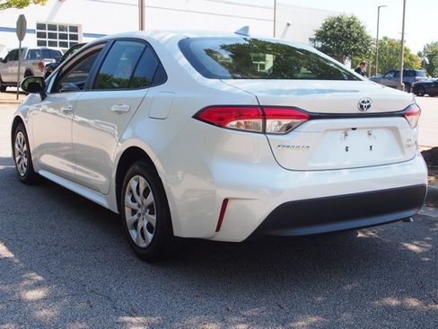 Used 2024 Toyota Corolla LE FWD image 5