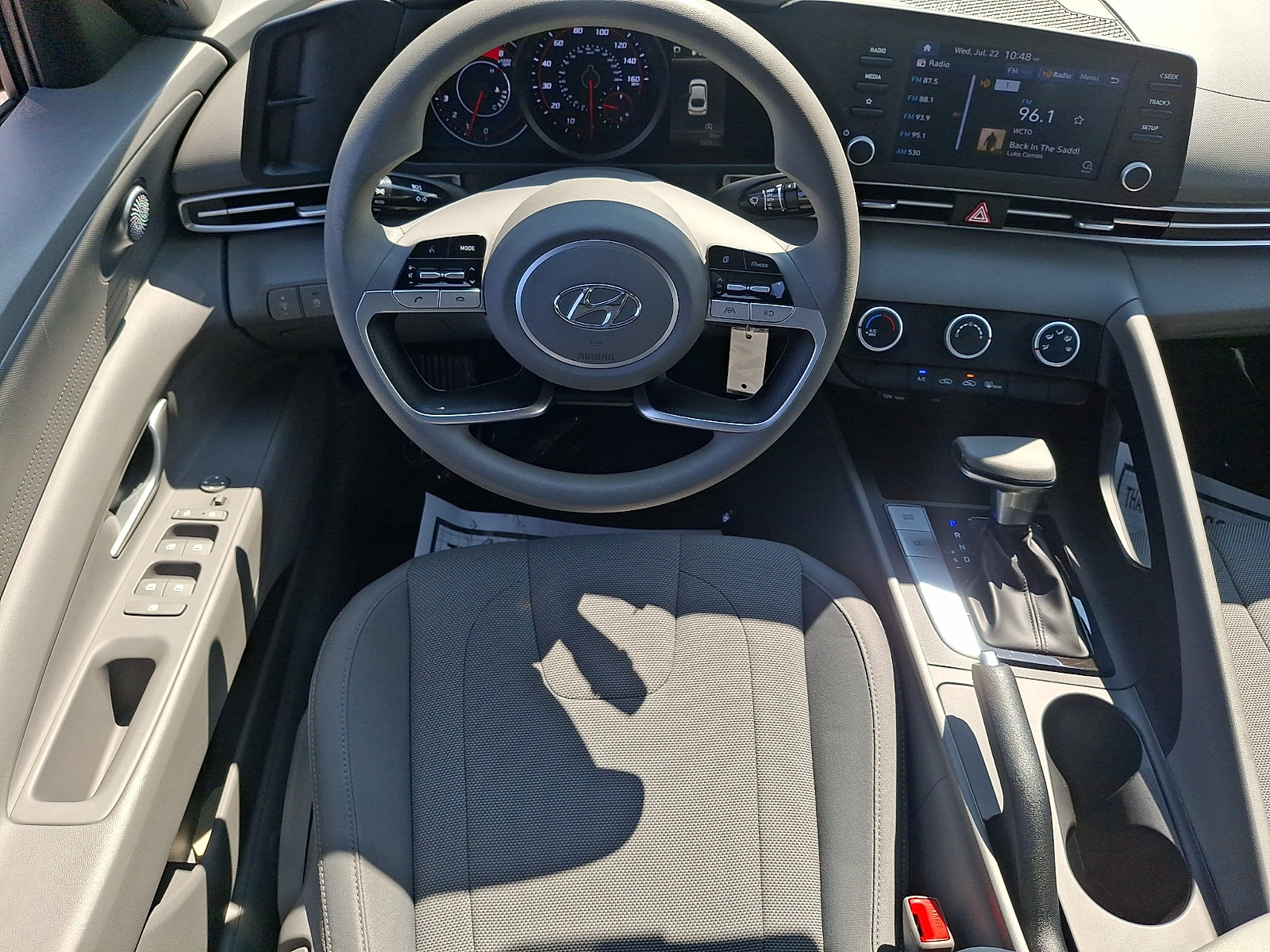 Used 2021 Hyundai Elantra SE FWD image 11