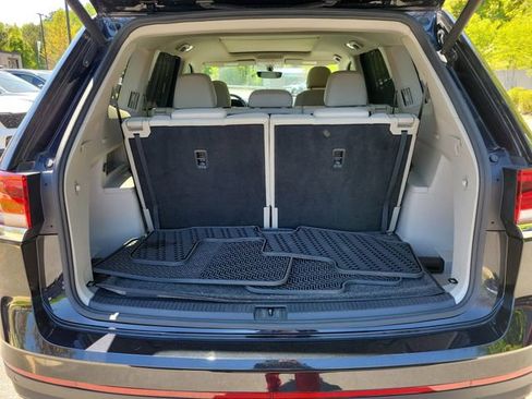 Used 2021 Volkswagen Atlas SE w/ Panoramic Sunroof Package FWD image 9