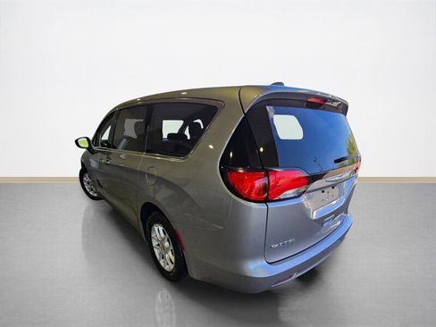 Used 2017 Chrysler Pacifica LX FWD image 6