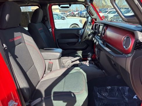 Used 2022 Jeep Wrangler Unlimited Rubicon w/ Cold Weather Group image 28