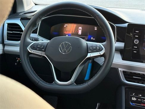 New 2025 Volkswagen Taos SE image 18