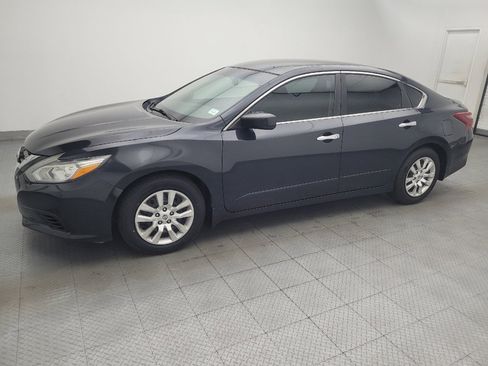 Used 2018 Nissan Altima 2.5 S w/ S Convenience Package FWD image 2