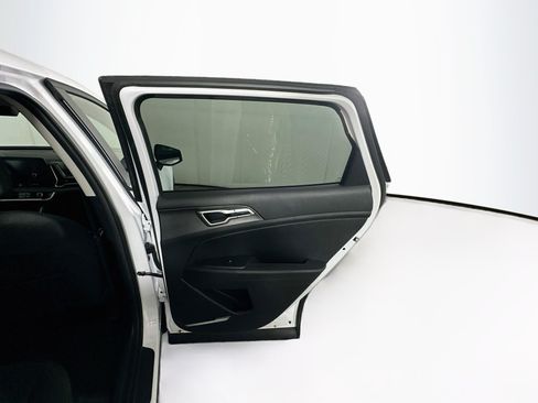 Used 2025 Kia Sportage LX FWD image 28