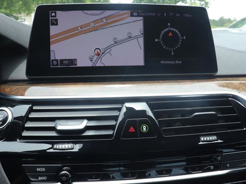Used 2020 BMW 540i w/ M Sport Package RWD image 25