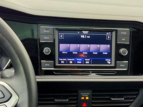 Used 2023 Volkswagen Jetta SE w/ Panoramic Sunroof Package FWD image 15