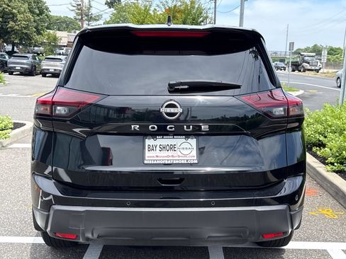 Certified 2024 Nissan Rogue S FWD image 5