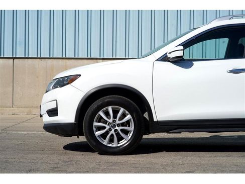Used 2020 Nissan Rogue SV AWD/4WD image 13