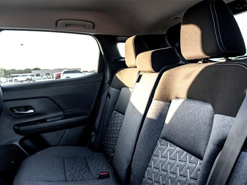 New 2025 Nissan Kicks SV image 17