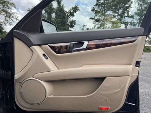 Used 2014 Mercedes-Benz C 250 Sedan image 16