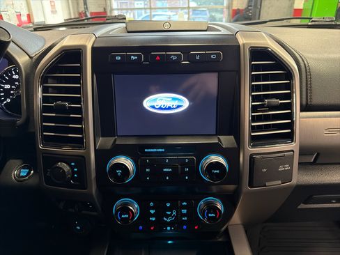 Used 2020 Ford F350 Platinum w/ FX4 Off-Road Package image 18