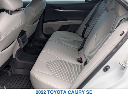 Used 2022 Toyota Camry SE w/ Cold Weather Package FWD image 16