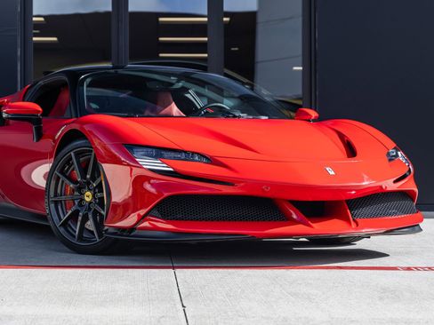 Used 2022 Ferrari SF90 Stradale AWD/4WD image 6