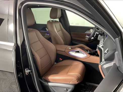 Used 2026 Mercedes-Benz GLS 450 4MATIC image 6