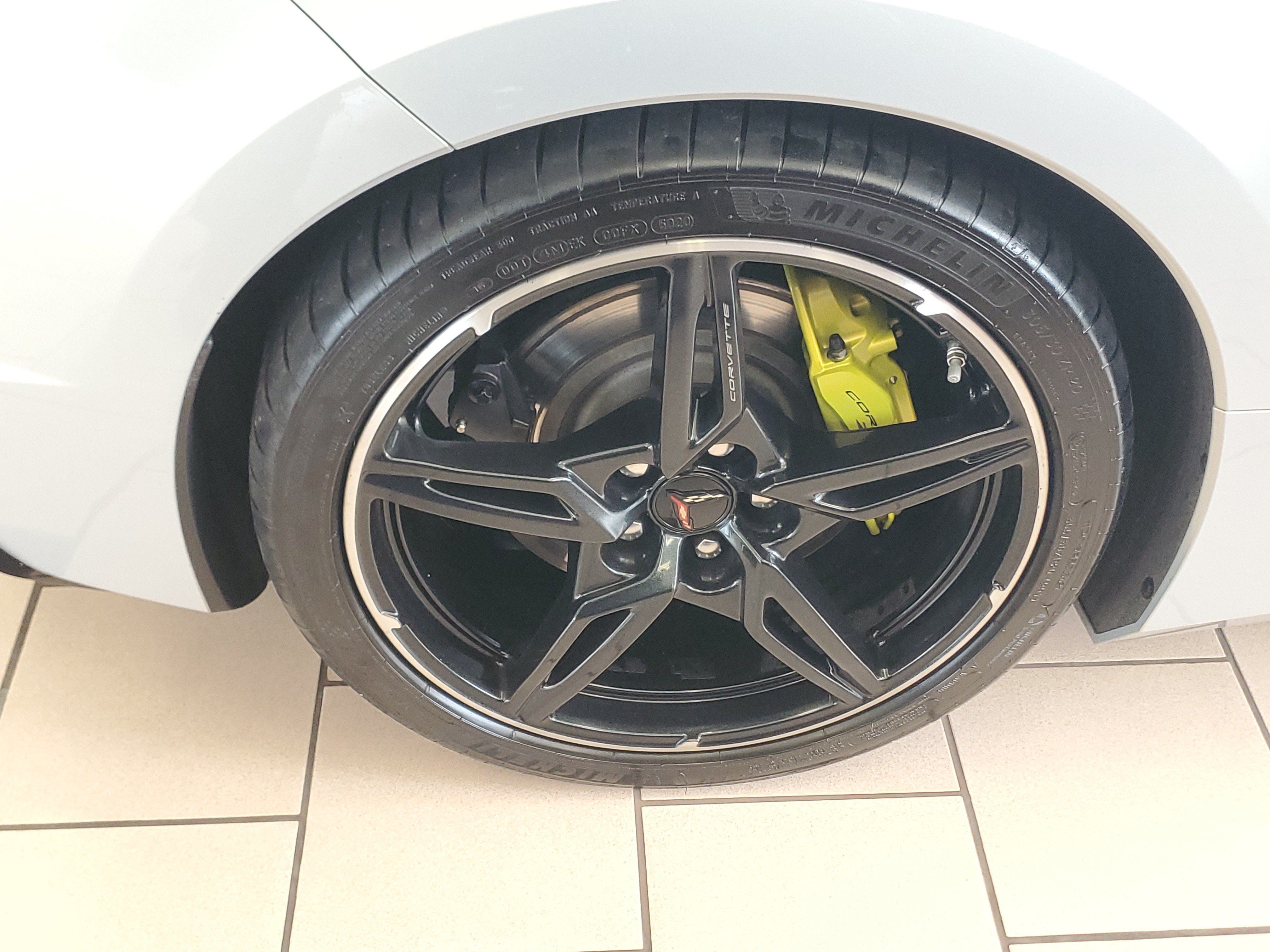 Used 2021 Chevrolet Corvette Stingray Premium Conv w/ Z51 Performance Package RWD image 7