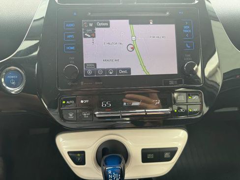 Used 2018 Toyota Prius Three FWD image 14