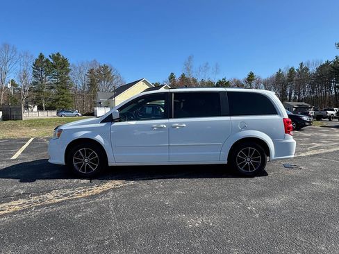 Used 2017 Dodge Grand Caravan SXT FWD image 14