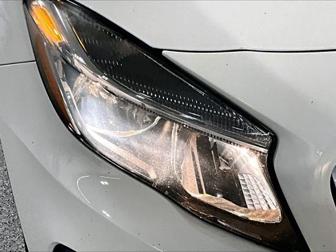 Used 2015 Mercedes-Benz GLA 250 image 28