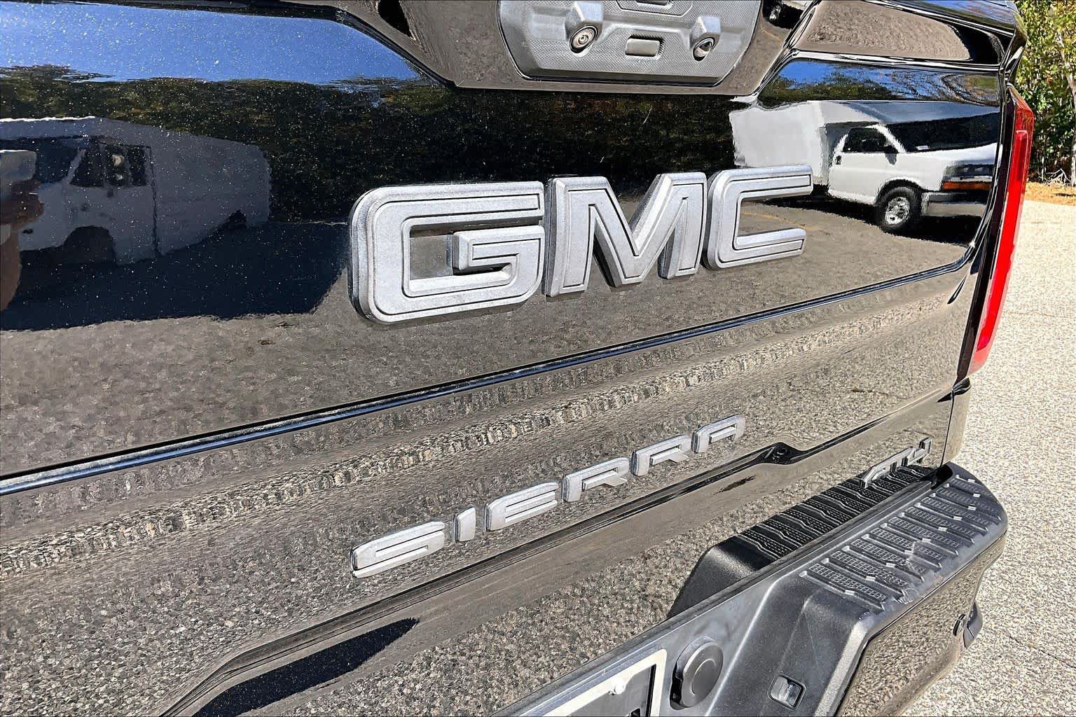 Used 2023 GMC Sierra 1500 AT4 w/ AT4 Premium Package AWD/4WD image 33
